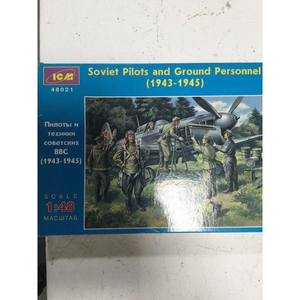 ICM Soviet Pilots and Ground Personnel (1943-1945) - 1/48 Scale Model Kit