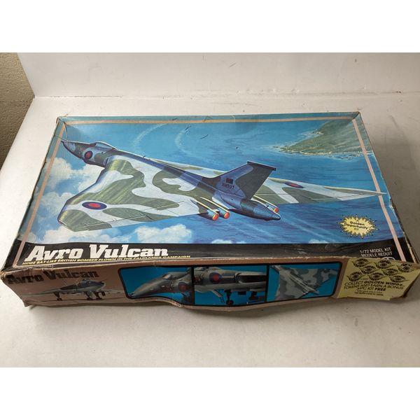 FROG Avro Vulcan - 1/72 Model Kit, Bomber, Falklands Campaign