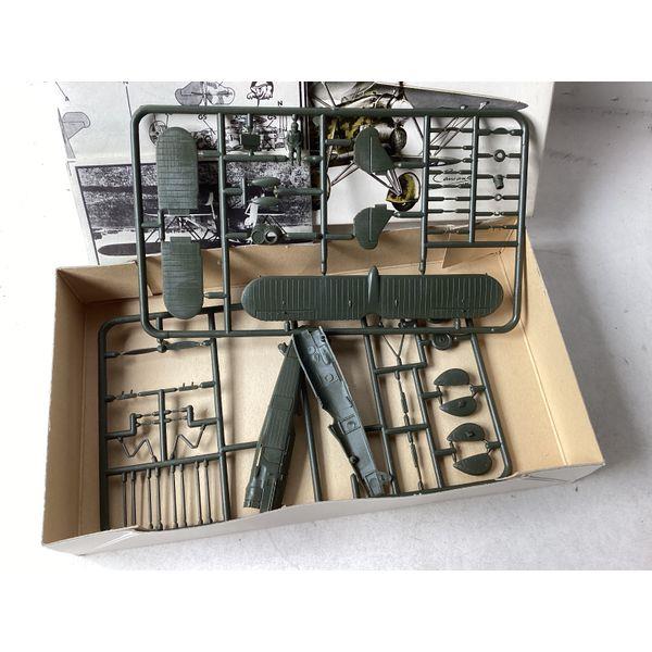 Supermodel Fiat CR.32, 1/72 Scale Model Kit - Italian Fighter Plane