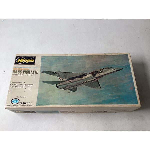 Hasegawa North American Rockwell RA-5C Vigilante - 1/72 Scale Model Kit