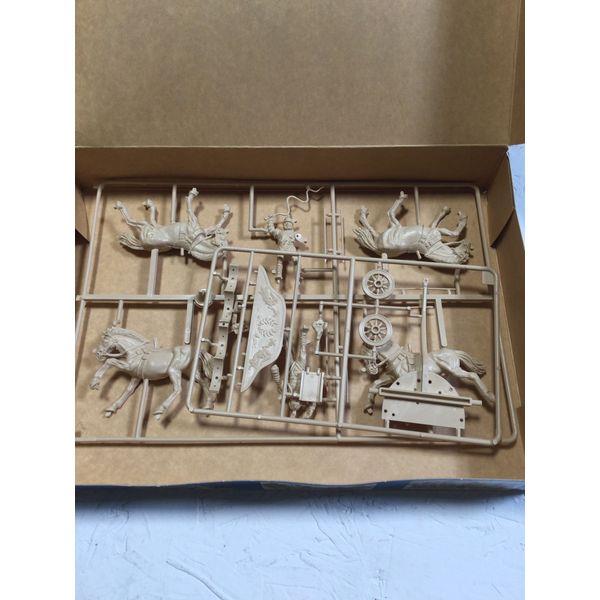 Italeri Gladiators with Quadriga - 1st-2nd Century A.D. - 1:32 Scale Model Kit