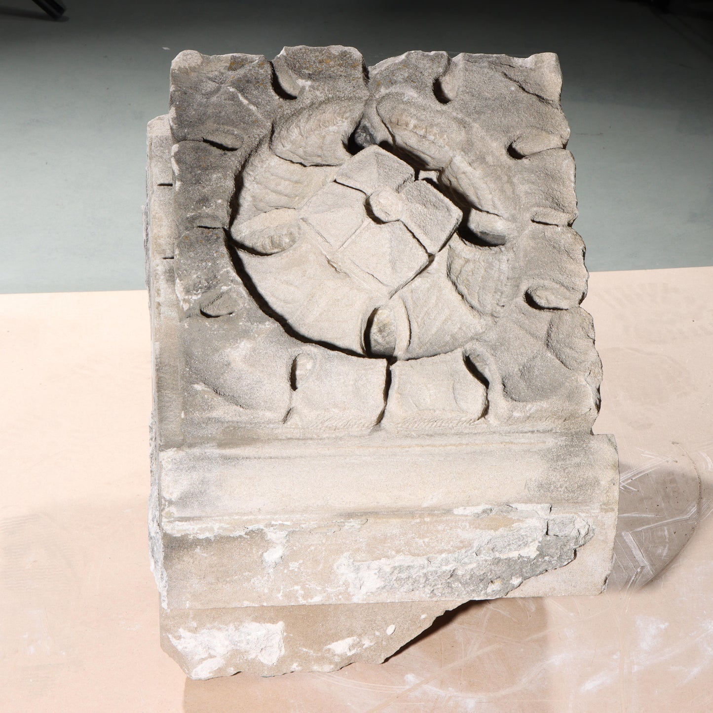 Quatrefoil floral rosette foliate relief border block roundel end piece; 1920s Harlem, New York, Gothic Style Architectural Limestone Facade Carving 19"H x 15"W x 20"D