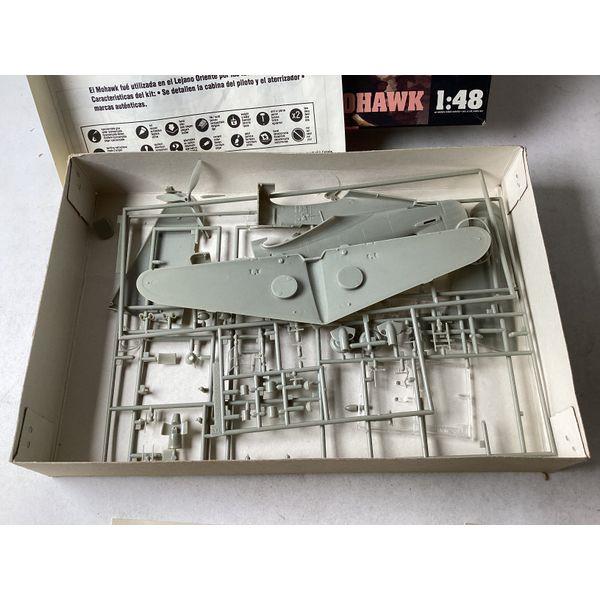 Hobby Craft RAF Curtiss Mohawk 1:48, RAF Fighter, Detailed Cockpit, Landing Gear