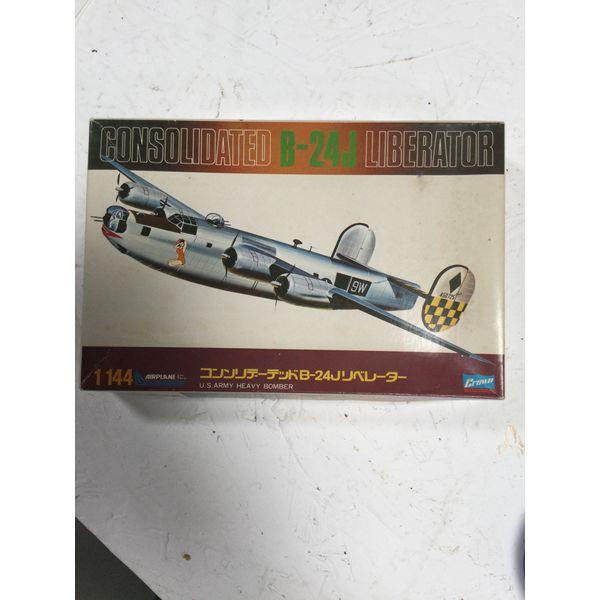 Consolidated B-24J Liberator - 1/144 Scale Model Kit