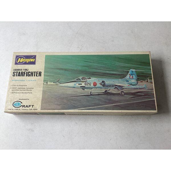 Hasegawa LOCKHEED F-104J STARFIGHTER, 1/72 Scale - Easy to Assemble, USAF, Japanese, Canadian and West German Decals