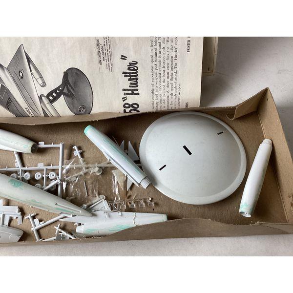 Lindberg B-58 Hustler - Plastic Model Kit
