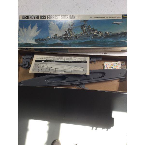 Revell Destroyer USS Forrest Sherman - Model Kit