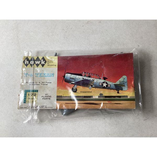 Hawk T-6 Texan, 1/72 Scale, Plastic Model Kit, Unassembled
