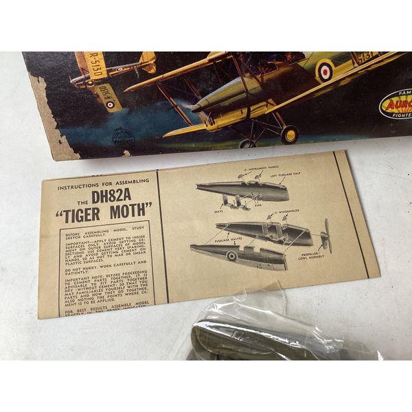 Aurora De Havilland Tiger Moth - Scale Model Plastic Kit