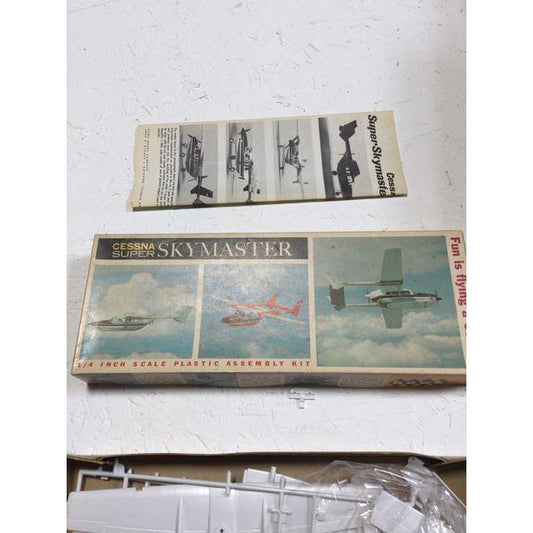 Cessna Super Skymaster - 1/4 Inch Scale - Plastic Assembly Kit