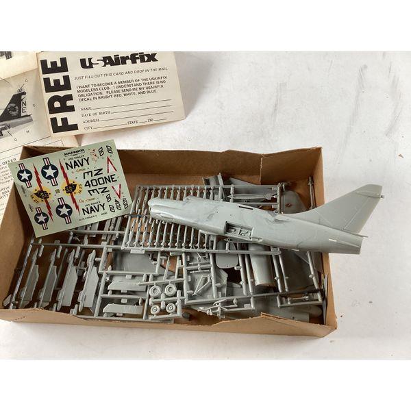 US Airfix Corsair II - 1/72 Scale Unassembled Model Kit