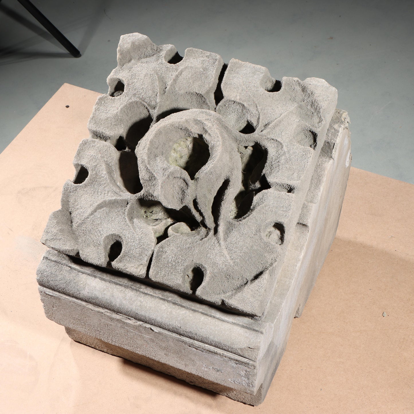 Scrolled leaf rosette foliate border block roundel end piece; 1920s Harlem, New York, Gothic Style Architectural Limestone Facade Carving 20"H x 15"W