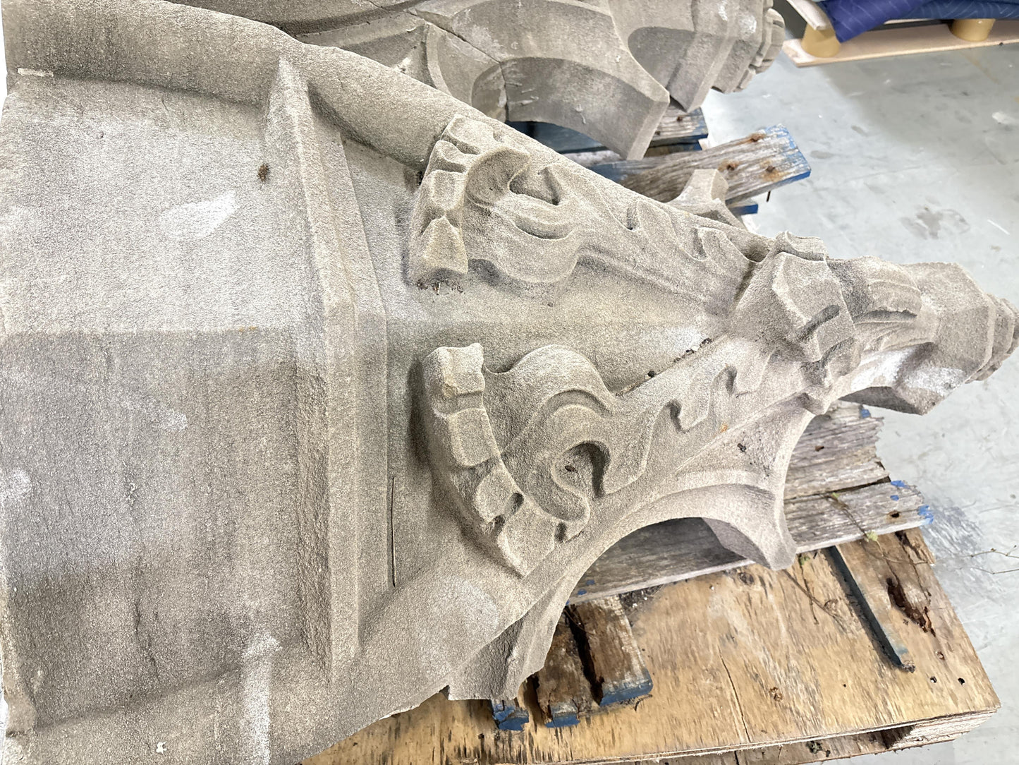 Gothic window arch pop out openwork corbel fragment; 1920s Harlem, New York, Gothic Style Architectural Limestone Facade Carving