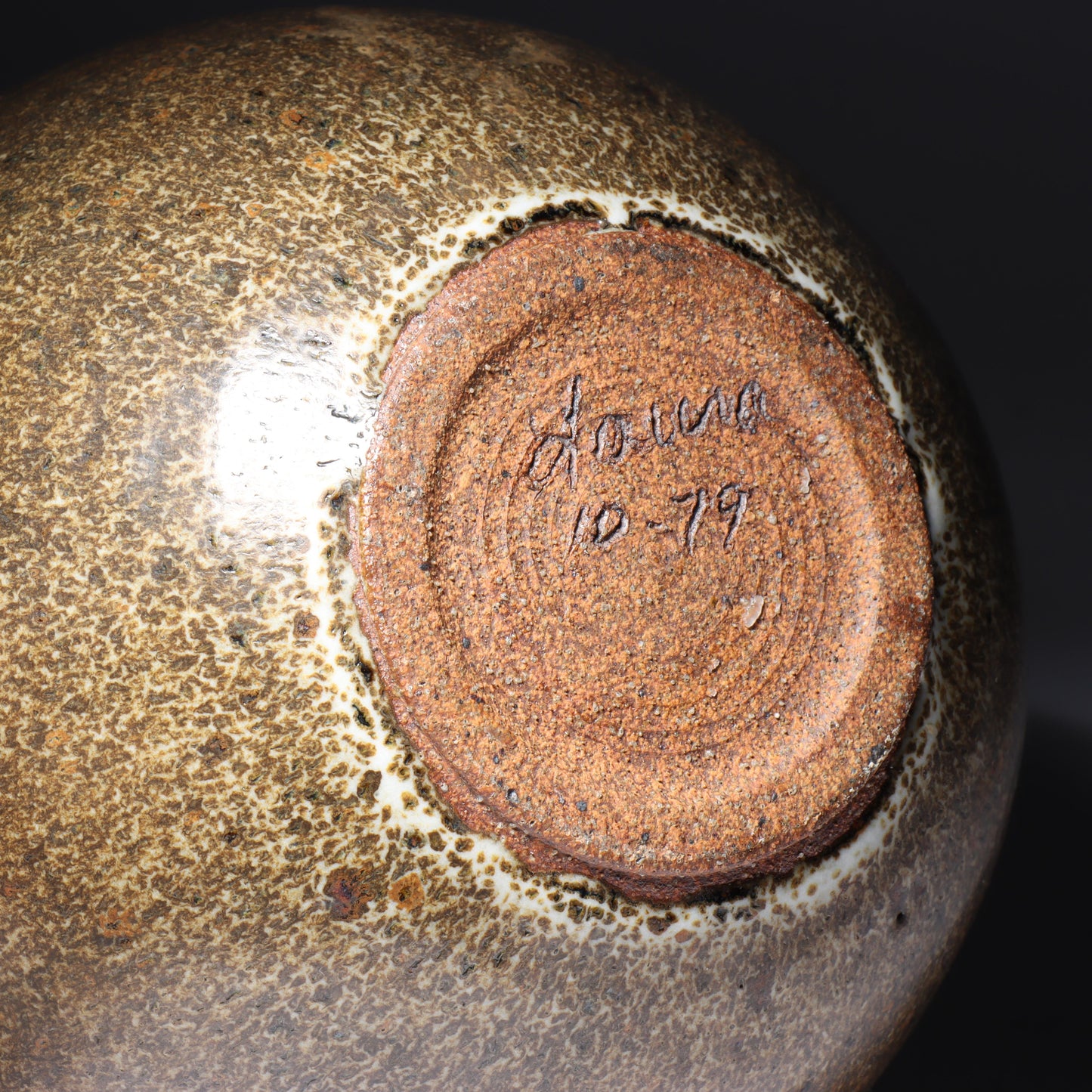 Laura Andreson, California (1902 - 1999), American studio pottery pinch neck bulbous vase, 1979, stoneware mottled banded earthtone glaze, 7 3/4"H x 6 1/2"Diam.