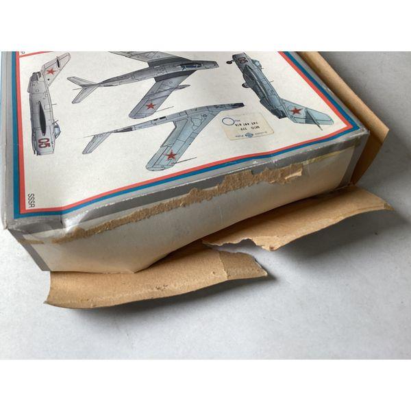 MiG-17F Lim-6Bis 1/48 Scale Model Kit