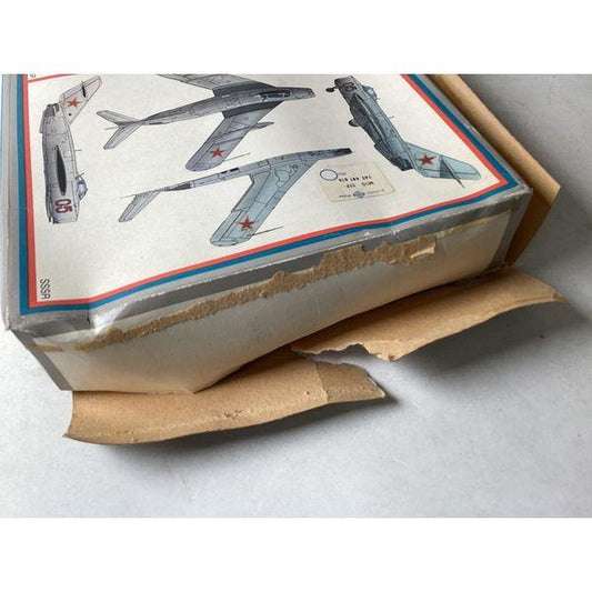 MiG-17F Lim-6Bis 1/48 Scale Model Kit