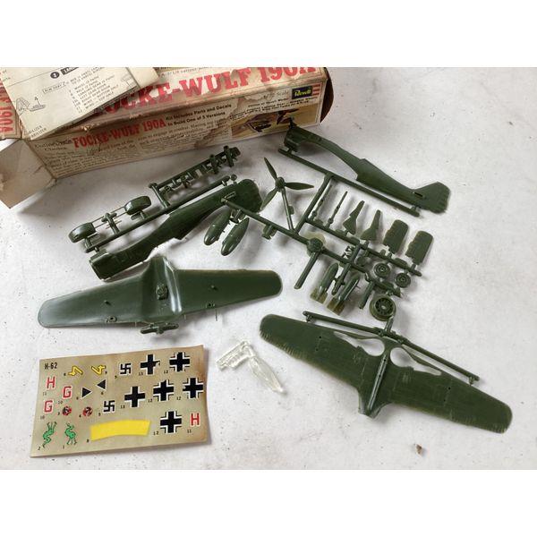 Revell Focke-Wulf 190A, 1/72 Scale Collector's Choice - Kit Makes One of 3 Versions