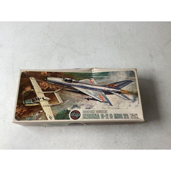 Airfix Dogfight Doubles - Cessna O-2 & MiG 21 T2E - Model Kit