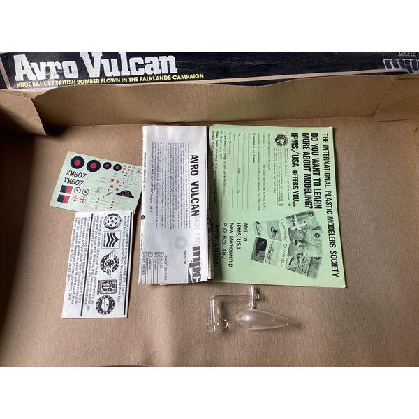 FROG Avro Vulcan - 1/72 Model Kit, Bomber, Falklands Campaign