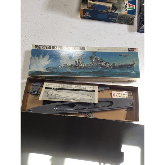 Revell Destroyer USS Forrest Sherman - Model Kit
