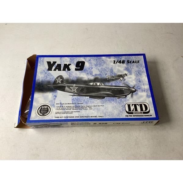 LTD Yakovlev Yak 9 - Kit No. 9802 - Model Aircraft Kit