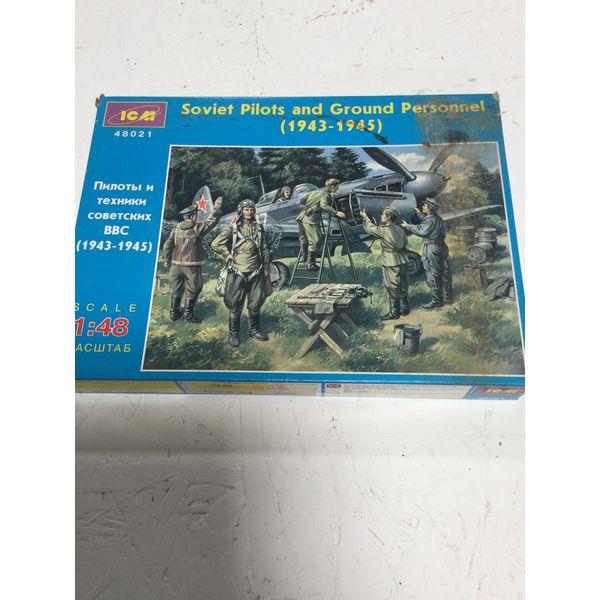 ICM Soviet Pilots and Ground Personnel (1943-1945), 1:48 Scale Model Kit