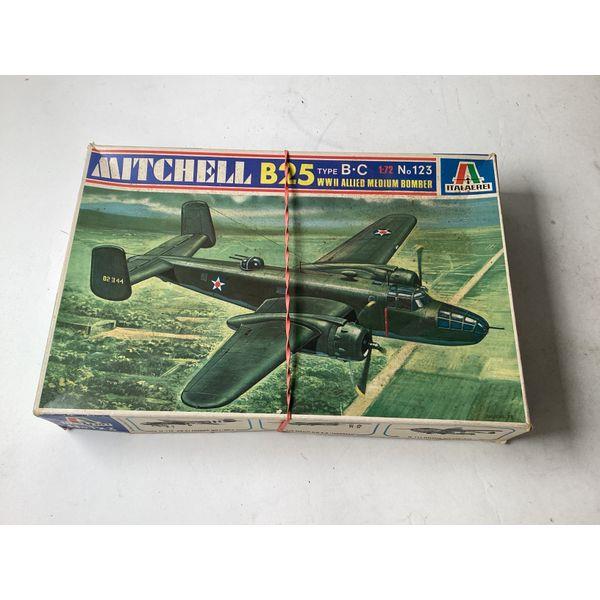 Italeri Mitchell B-25 - Type B-C 1/72 Scale Model Kit, WWII Allied Medium Bomber