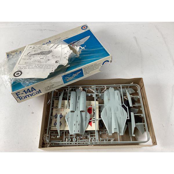 Entex Grumman F-14A Tomcat - 1/100 Scale - Display Stand Included
