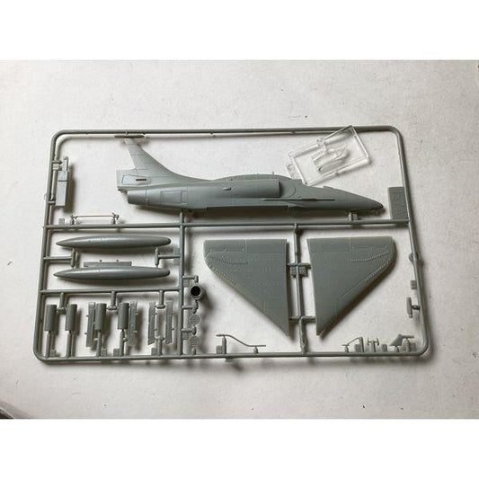 Italeri A4-M Skyhawk, 1:72 Scale, Model Kit