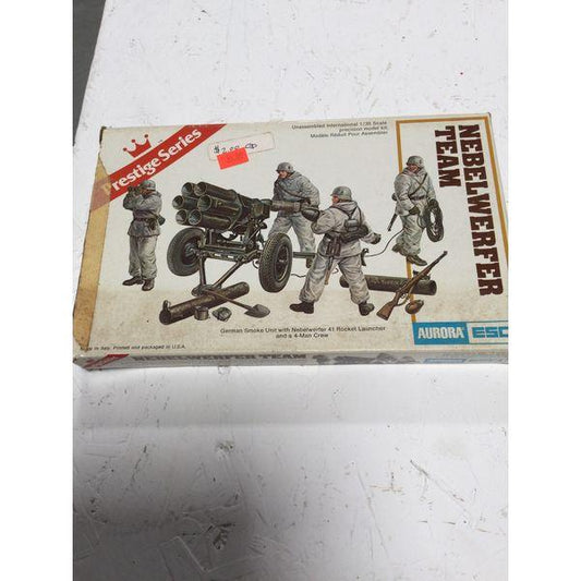 Aurora Nebelwerfer Team - 1/35 Scale, Prestige Series, German Smoke Unit