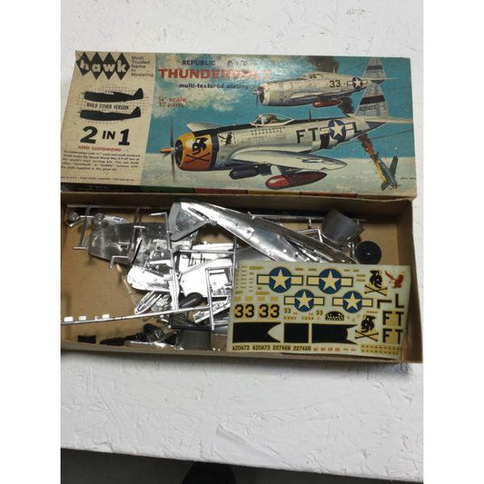 Hawk Republic P-47D Thunderbolt - 2 in 1 Aero Customizing, Multi-Textured Plating, 1/72 Scale, 57 Parts