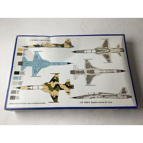 Italeri F-5F Tiger II Fighter-Trainer, No 138, 1:72 Scale