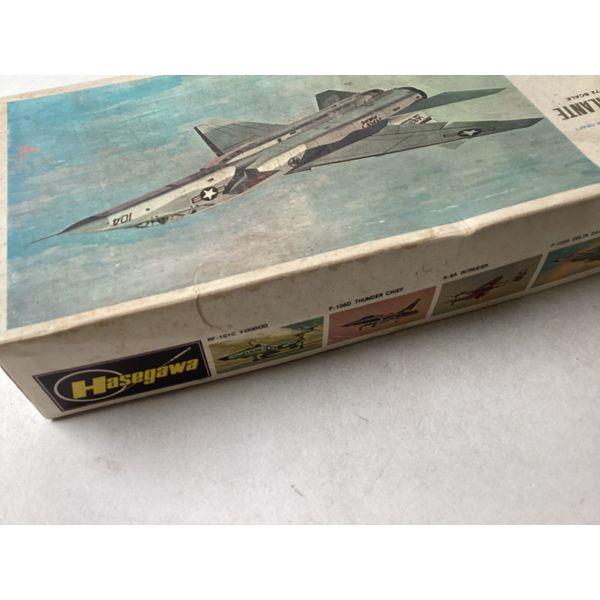 Hasegawa North American Rockwell RA-5C Vigilante - 1/72 Scale Model Kit