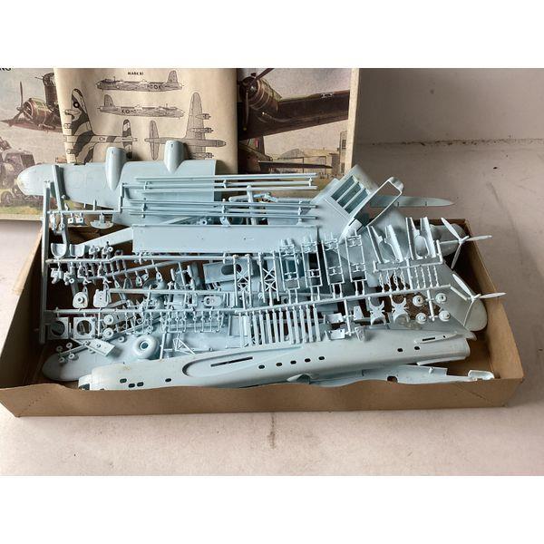 Airfix Short Stirling 1/72 Constant Scale Kit - Vintage Model Kit
