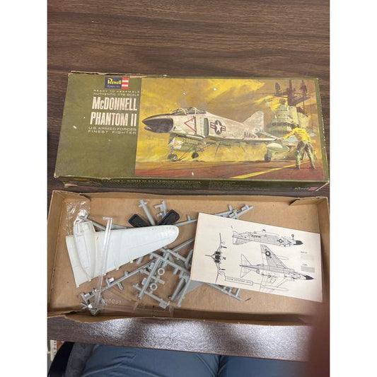 Revell McDonnell Phantom II - Vintage Model Kit, U.S. Armed Forces Fighter, Authentic 1/72 Scale