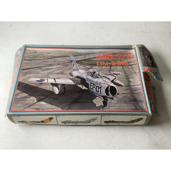 MiG-17F Lim-6Bis 1/48 Scale Model Kit