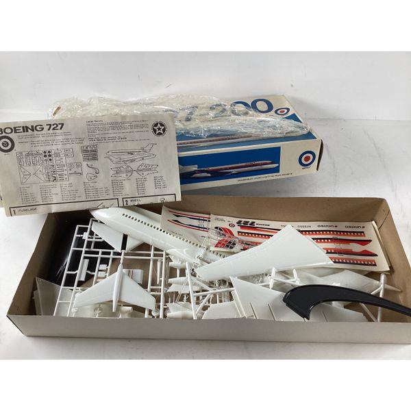 AMT Boeing 727-200 - 1/100 Scale, Display Stand, Decal Markings