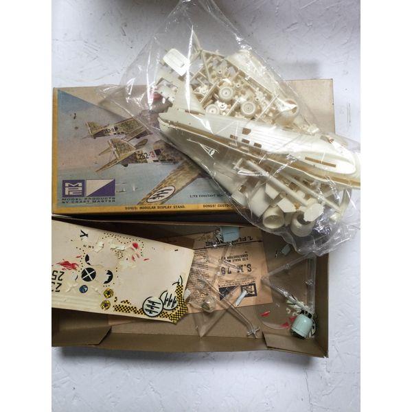 Craft Master S.M. 79 MK II - 1/72 Scale Kit, Modular Display Stand, Customizing Decals