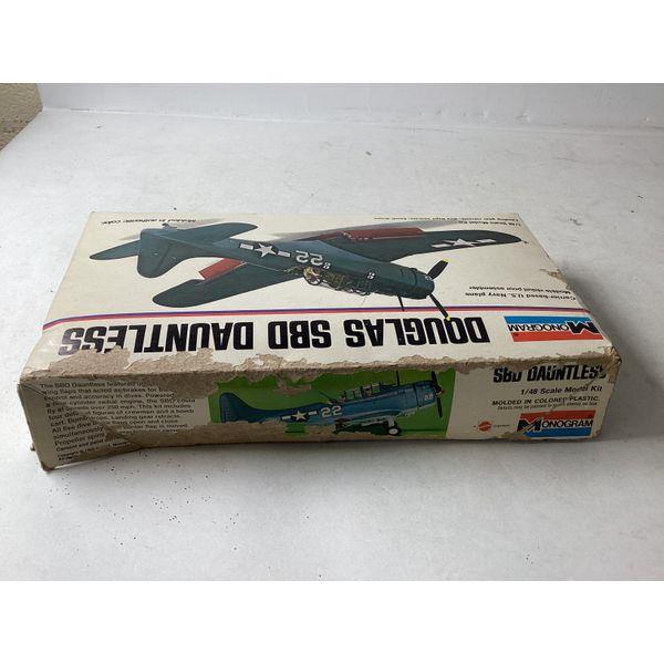 Monogram DOUGLAS SBD DAUNTLESS - 1/48 Scale, Model Kit, Carrier-Based, Navy Plane