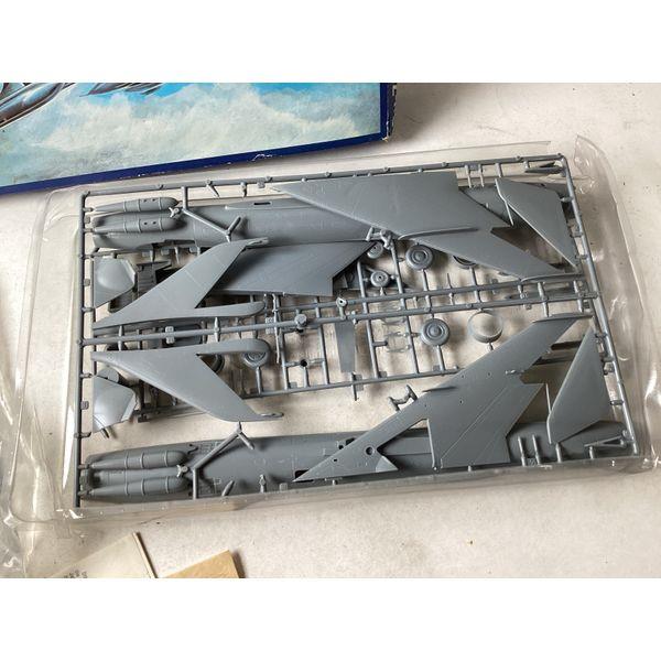 Su-7BKL/BMK - 1/48 Scale Model Kit, Unassembled