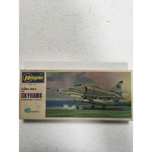 Hasegawa McDonnell Douglas A-4F Skyhawk - 1/72 Scale Model Kit