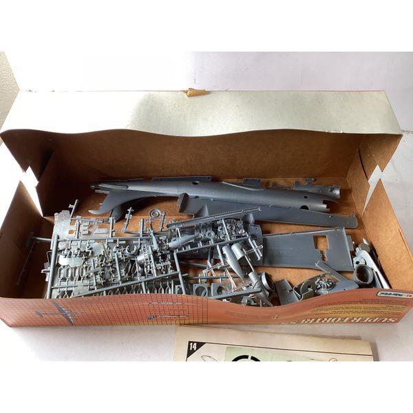 U-Airfix Superfortress Boeing B-29 Bomber - 1/72 Scale Model Kit