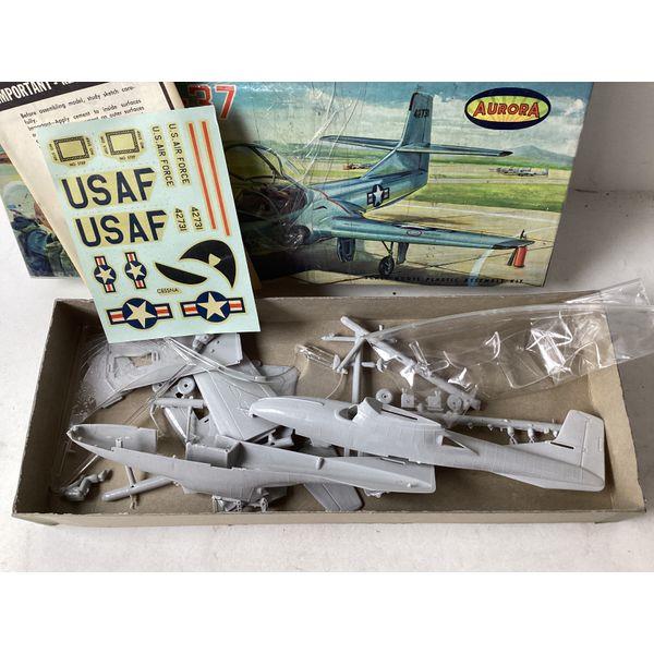 Aurora Cessna T-37, Plastic Assembly Kit