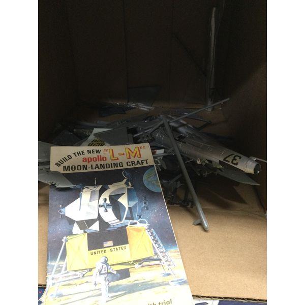 MMC MIG 21D - Apollo L-M Moon Landing Craft Model Kits, Battle Damaged Parts, BONUS Pilot