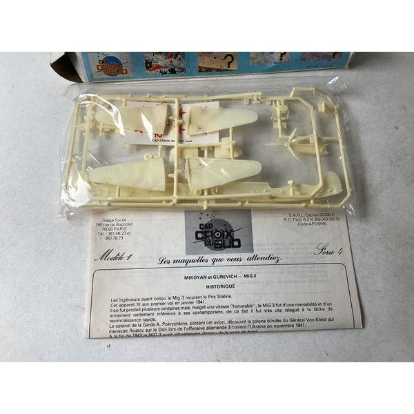 CAP CHOP MIG.3 - 1/72 Scale Model Kit, 37 Pieces