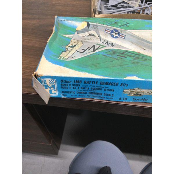 IMC - A-4E Skyhawk - Battle Damaged Parts Included, 1/72 Scale, Vintage Model Kit