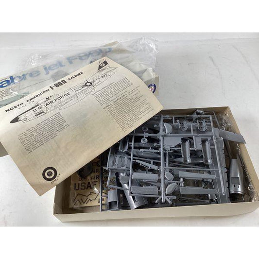 Entex North American F-86D Sabre Jet, 1/48 Scale Model, Removable Engine