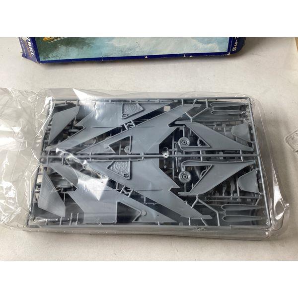 OEZ Model Su-7BMK, Indie - Vintage Airplane Kit