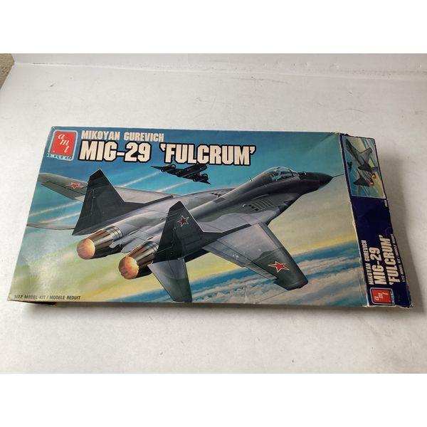 AMT Mikoyan Gurevich MiG-29 'Fulcrum' - 1/72 Scale Model Kit