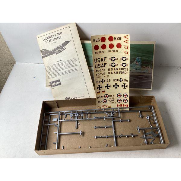 Hasegawa LOCKHEED F-104J STARFIGHTER, 1/72 Scale - Easy to Assemble, USAF, Japanese, Canadian and West German Decals